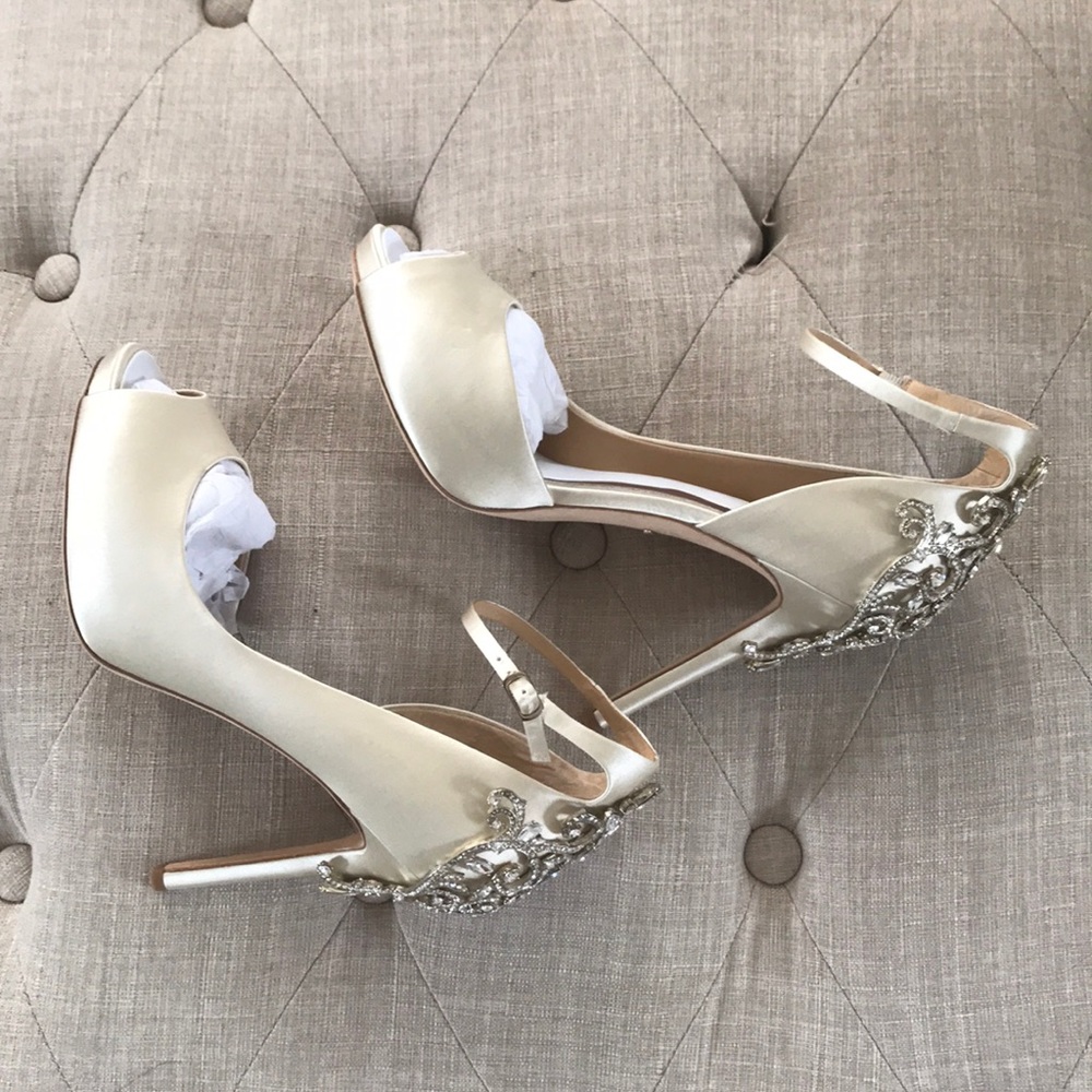 Badgley Mischka Embellished peep toe sandals - Picture 4 of 8